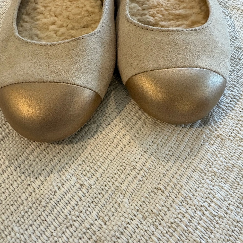 UGG Women's Light Beige Suede Shearling Ballet Flats with Metallic Toe - Picture 7 of 8